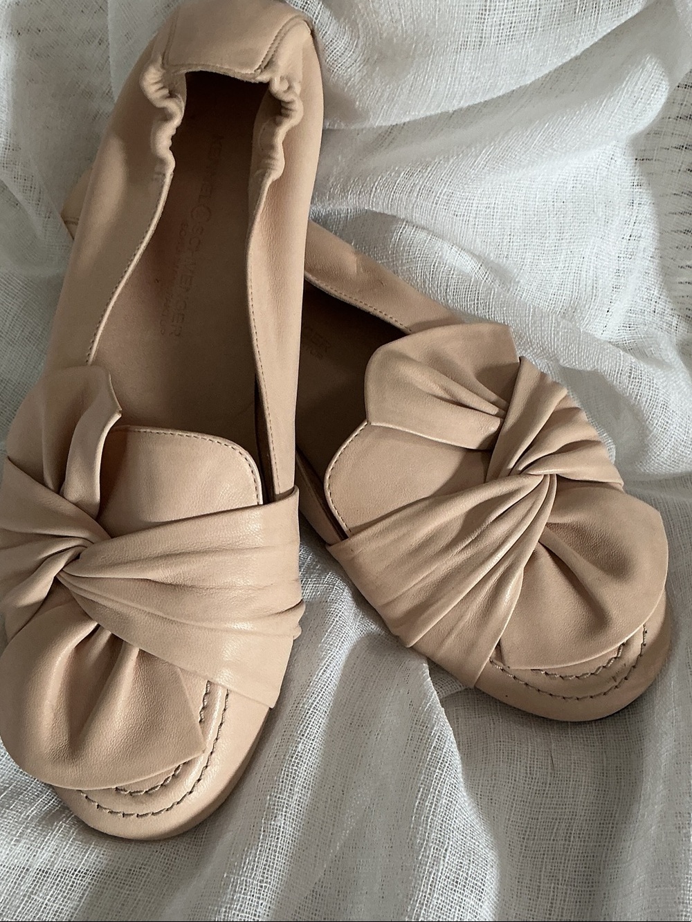Kennel & Schmenger Nappa Leather Twist-Knot Ballet Flats - Nude 
UK 7.5 (US 9.5)